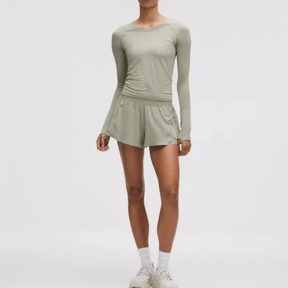 NWT Shake It Out High-Rise Running Short 2.5"